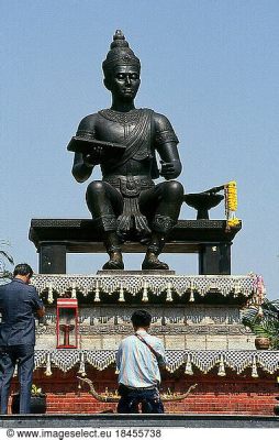 Sukhothaikin kuningas Sri Indraditjan kuolema ja sen vaikutukset Sukhothai-kuningaskunnan politiikkaan ja uskontoon 1. vuosisadalla